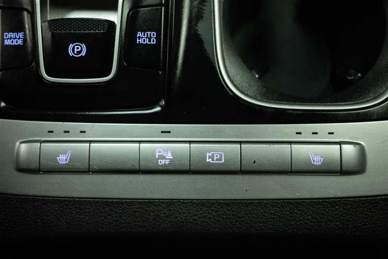 Used 2024 Kia Carnival LX image 24