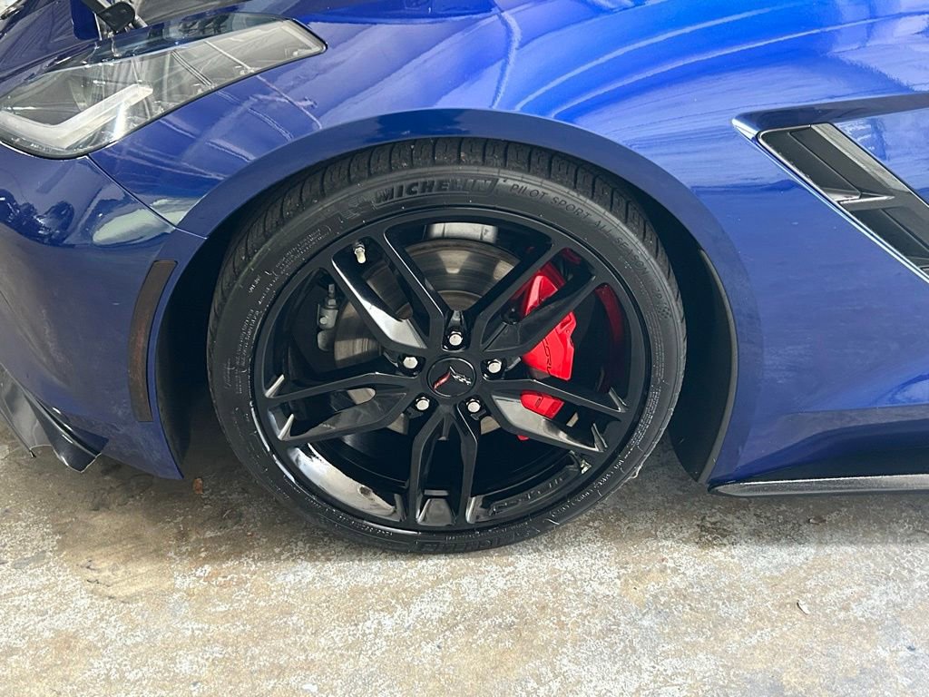 Used 2018 Chevrolet Corvette Stingray Coupe w/ Carbon Flash Badge Package RWD image 24