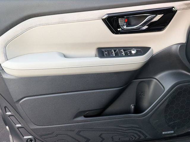 Used 2025 Subaru Forester Limited image 9