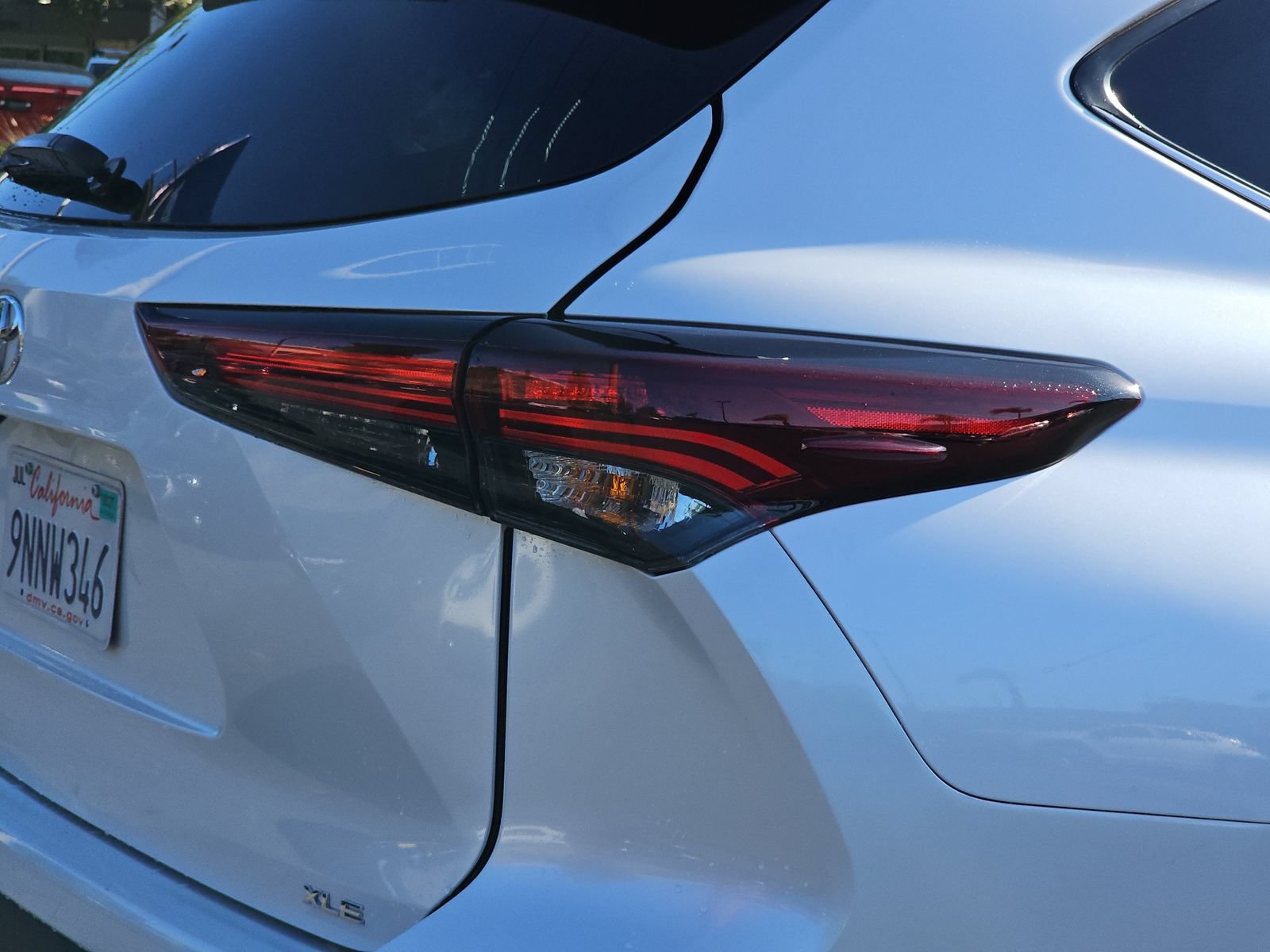 Used 2024 Toyota Highlander XLE FWD image 11