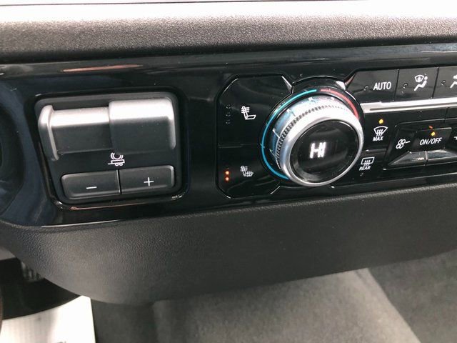 Used 2025 GMC Sierra 1500 SLT image 10