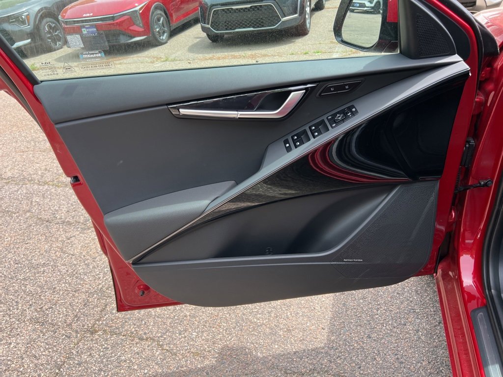 New 2025 Kia Niro Wave w/ Wave Preserve Package image 8