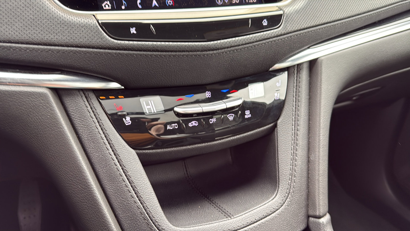 Certified 2025 Cadillac XT5 Premium Luxury image 24