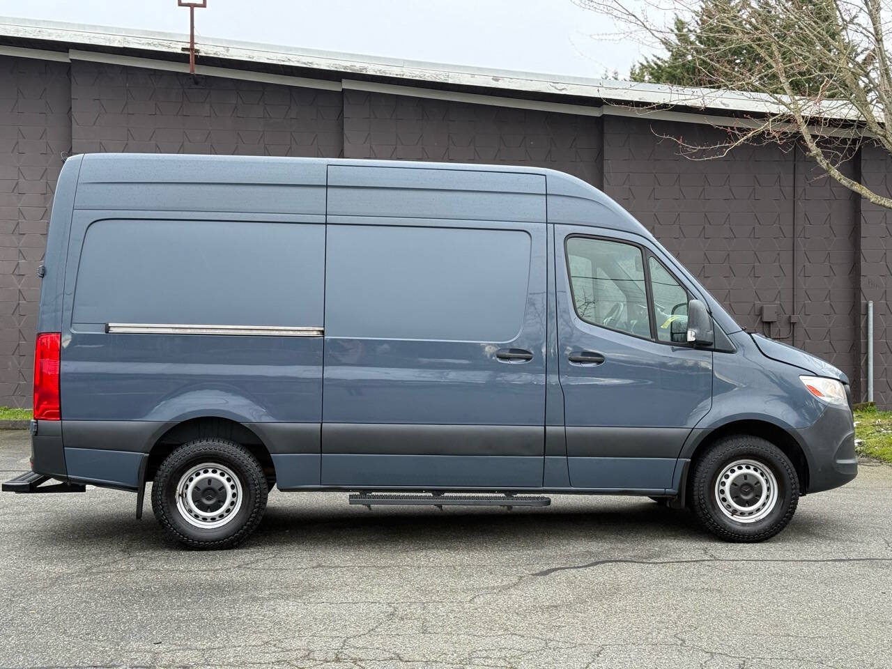 Used 2019 Mercedes-Benz Sprinter 144 image 4