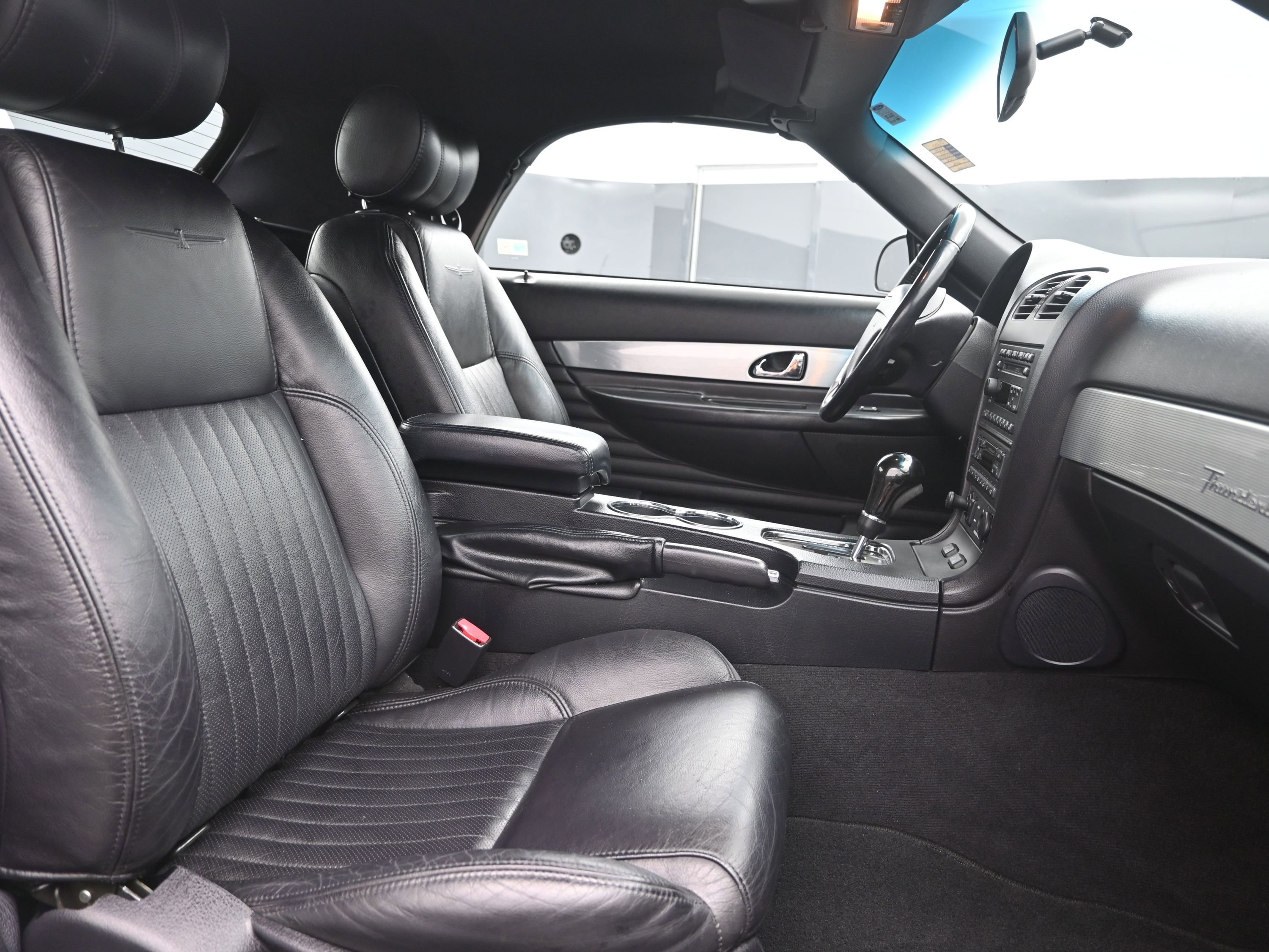 Used 2004 Ford Thunderbird Base image 19