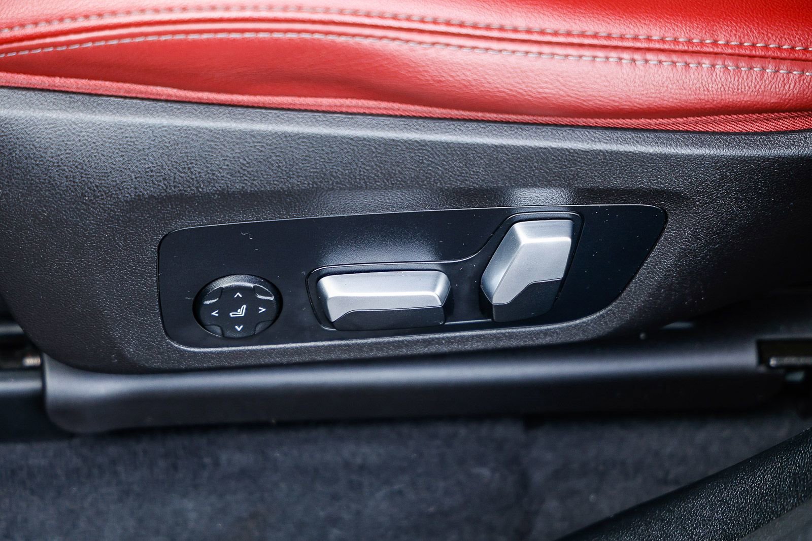 Used 2022 BMW X4 xDrive30i w/ M Sport Package 2 image 22