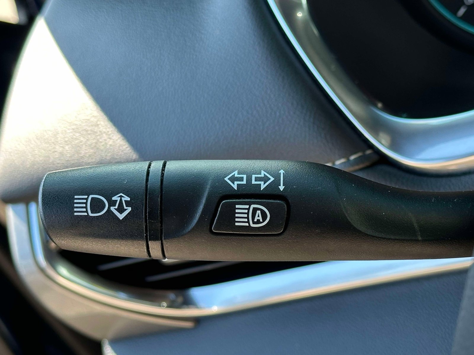 Used 2023 Chevrolet Traverse LT image 22