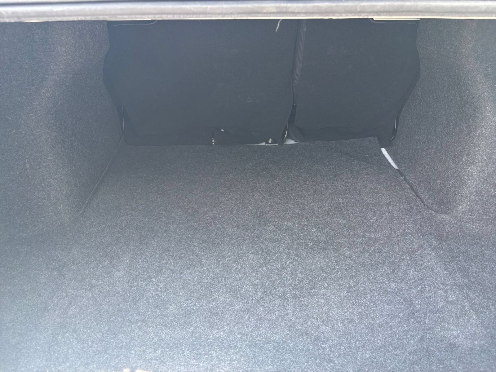 Used 2025 Nissan Versa SV FWD image 25