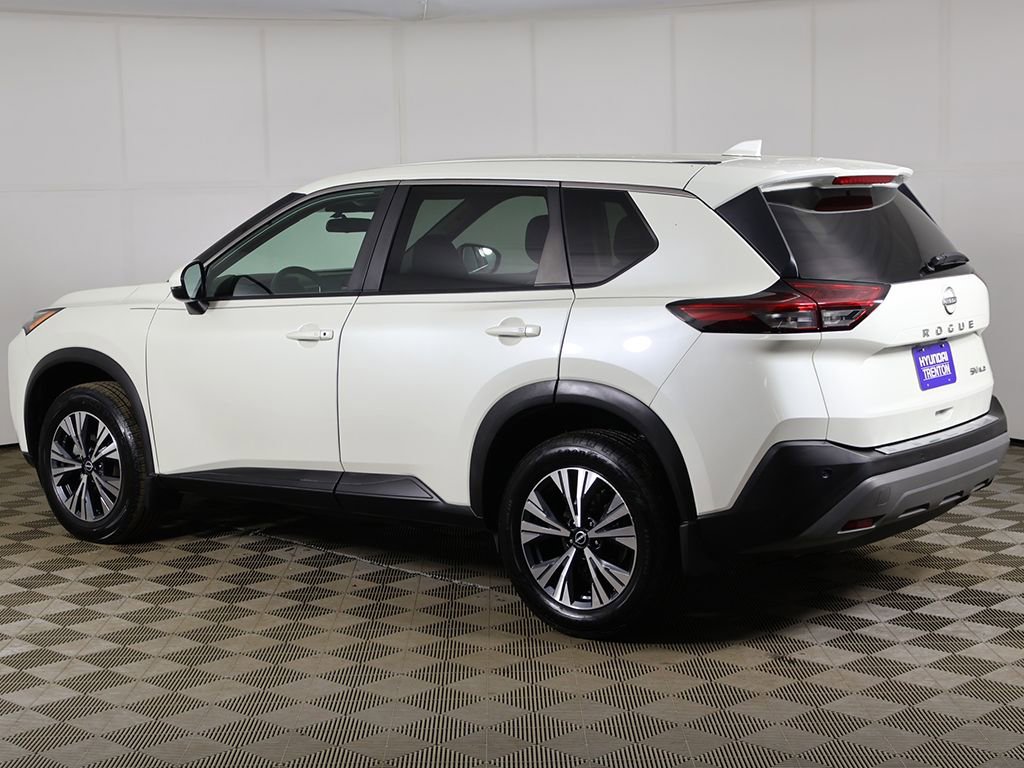 Used 2022 Nissan Rogue SV image 7