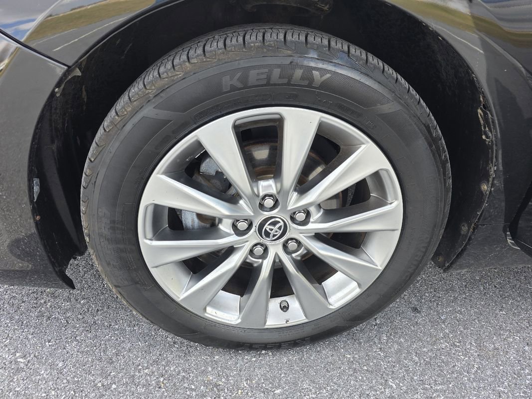 Used 2015 Toyota Camry XLE image 31