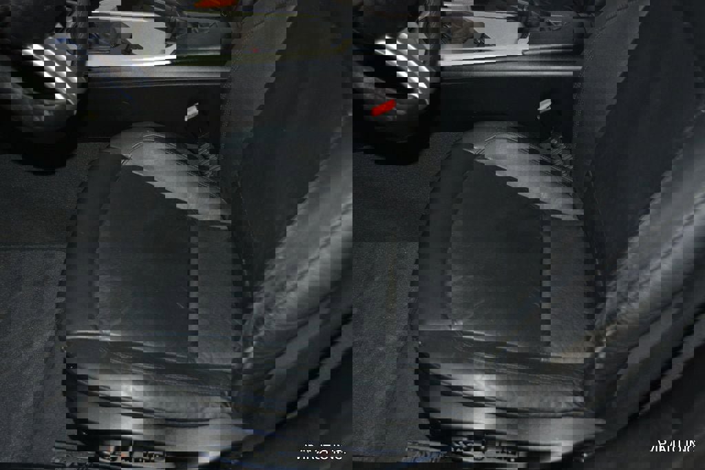 Used 2004 BMW Z4 2.5i image 15