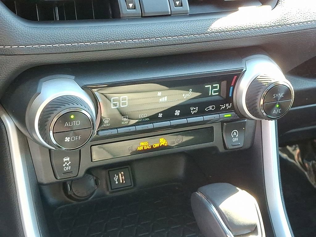 Used 2023 Toyota RAV4 XLE Premium image 17