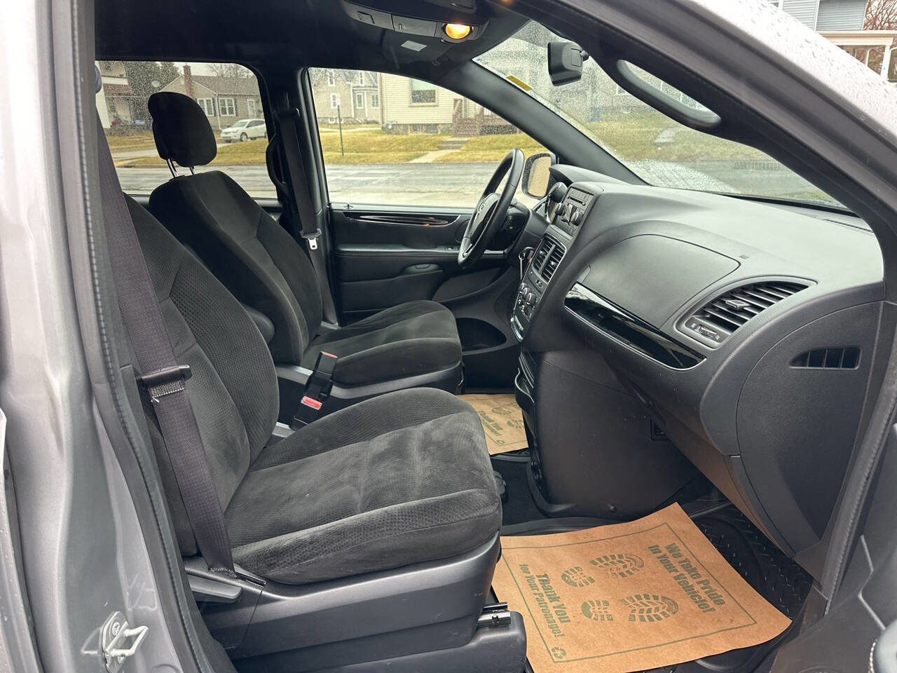 Used 2015 Dodge Grand Caravan SE image 12