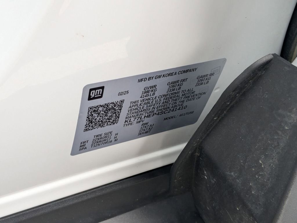 Used 2025 Chevrolet Trax LT w/ LT Convenience Package image 34