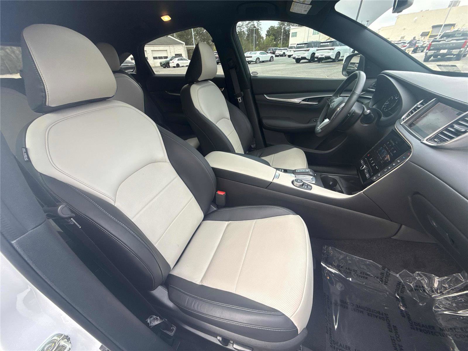 Certified 2025 INFINITI QX55 Essential image 26