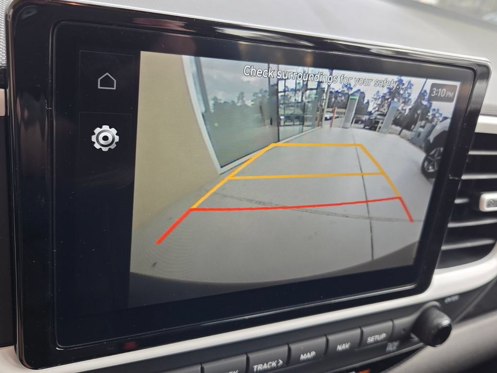 New 2025 Hyundai Venue Limited FWD image 20