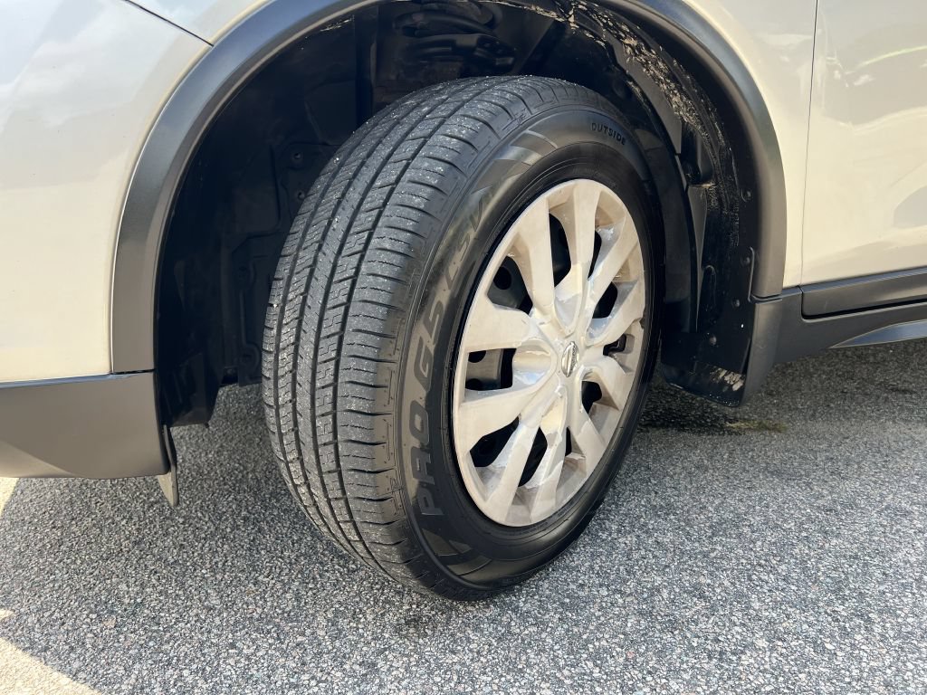 Used 2018 Nissan Rogue S AWD/4WD image 21