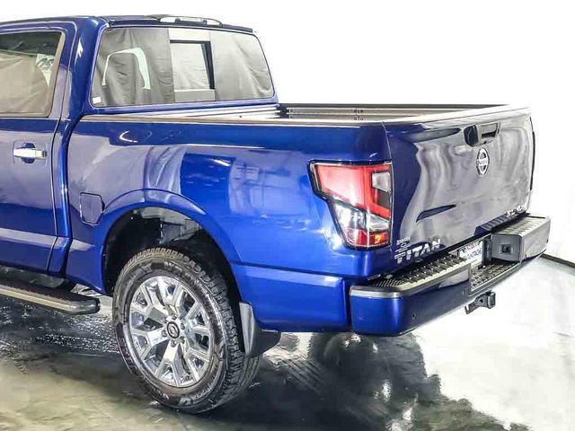 Used 2020 Nissan Titan SL AWD/4WD image 10