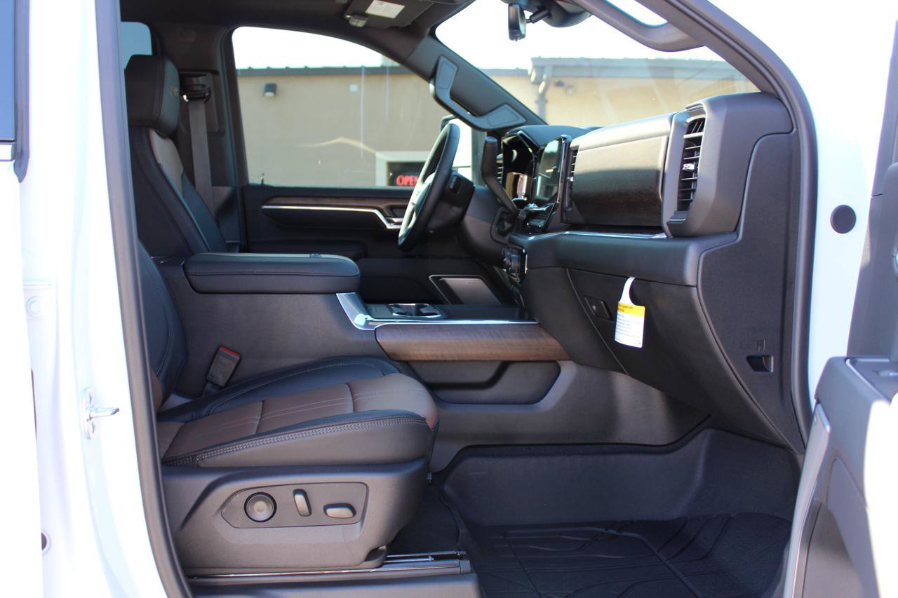 Used 2026 Chevrolet Silverado 3500 High Country w/ High Country Premium Package AWD/4WD image 90
