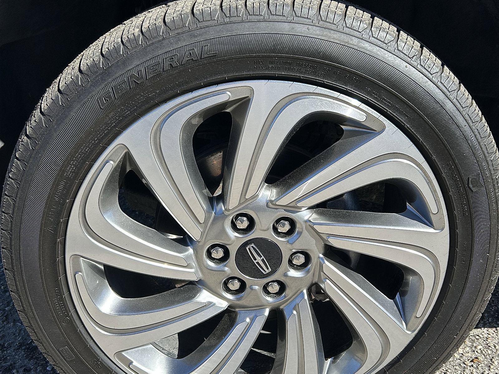 Used 2024 Lincoln Navigator Reserve image 5