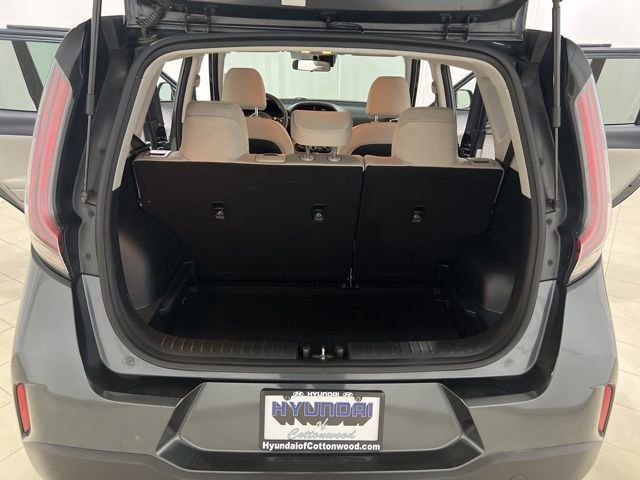Used 2023 Kia Soul LX w/ LX Technology Package image 12