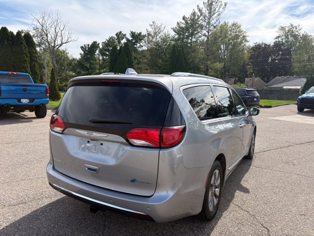 Used 2018 Chrysler Pacifica Limited w/ Advanced Safetytec Group FWD image 5