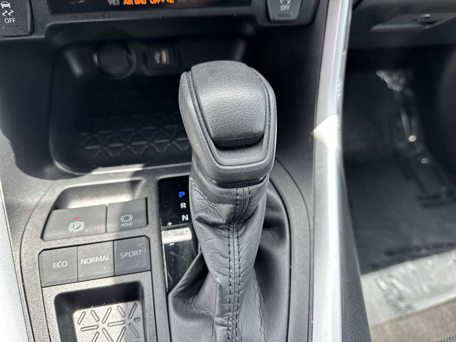 Used 2024 Toyota RAV4 LE FWD image 29
