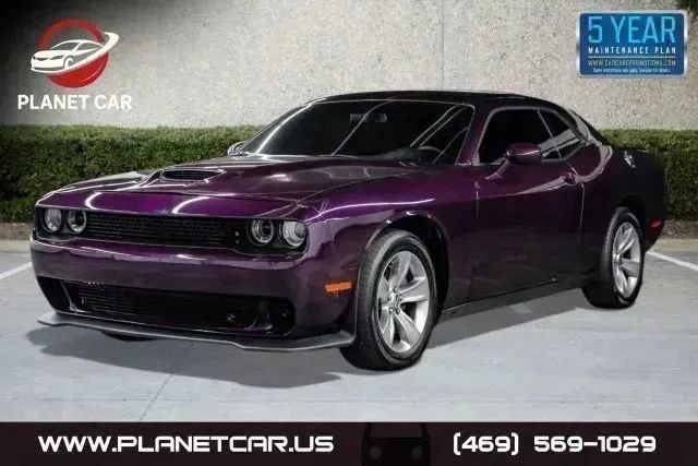 Used 2020 Dodge Challenger SXT image 1