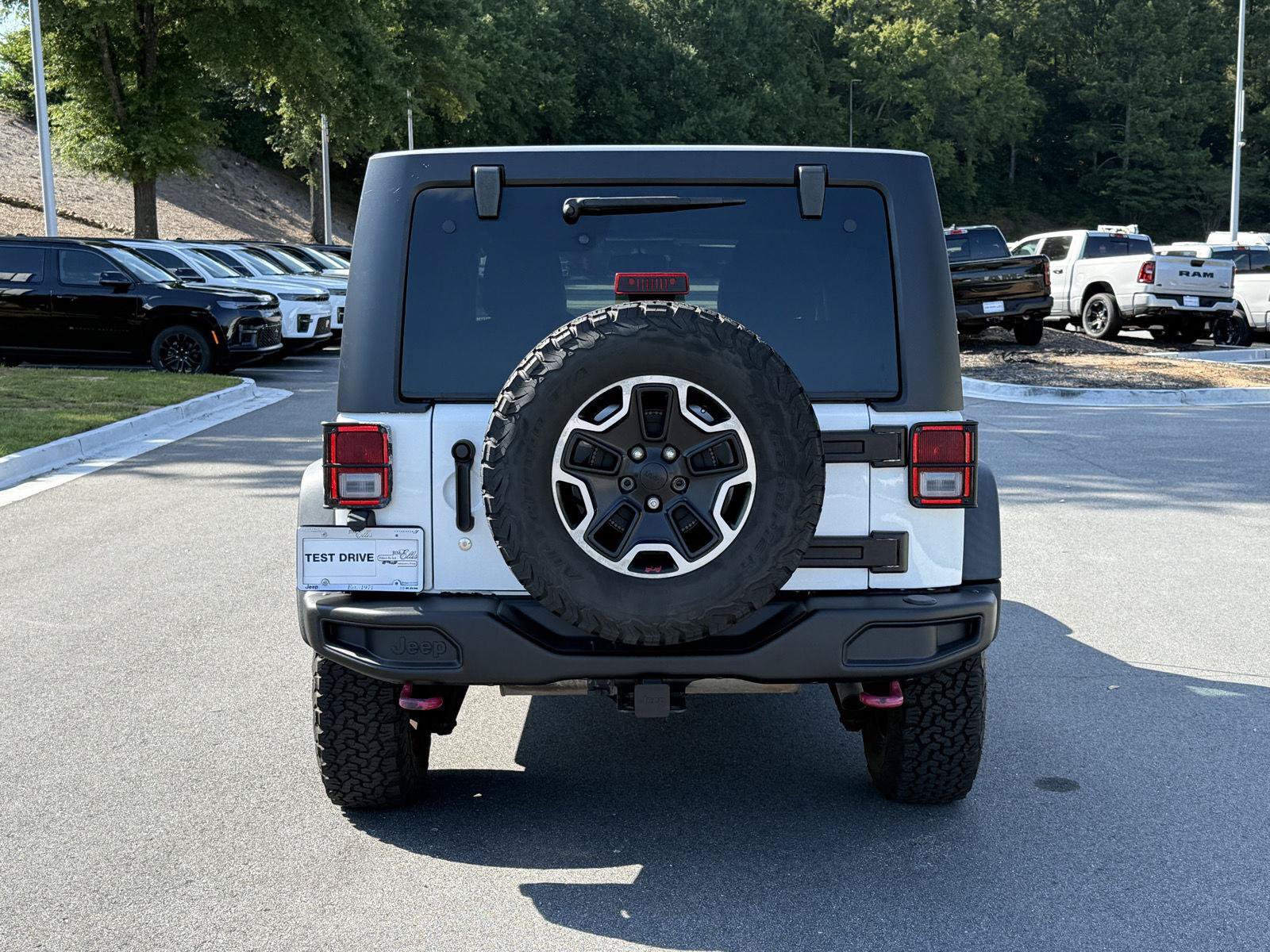 Used 2015 Jeep Wrangler Unlimited Rubicon AWD/4WD image 4