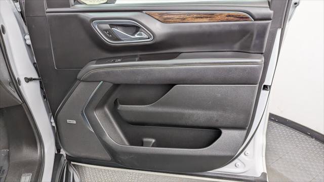 Used 2023 Chevrolet Suburban Premier image 23