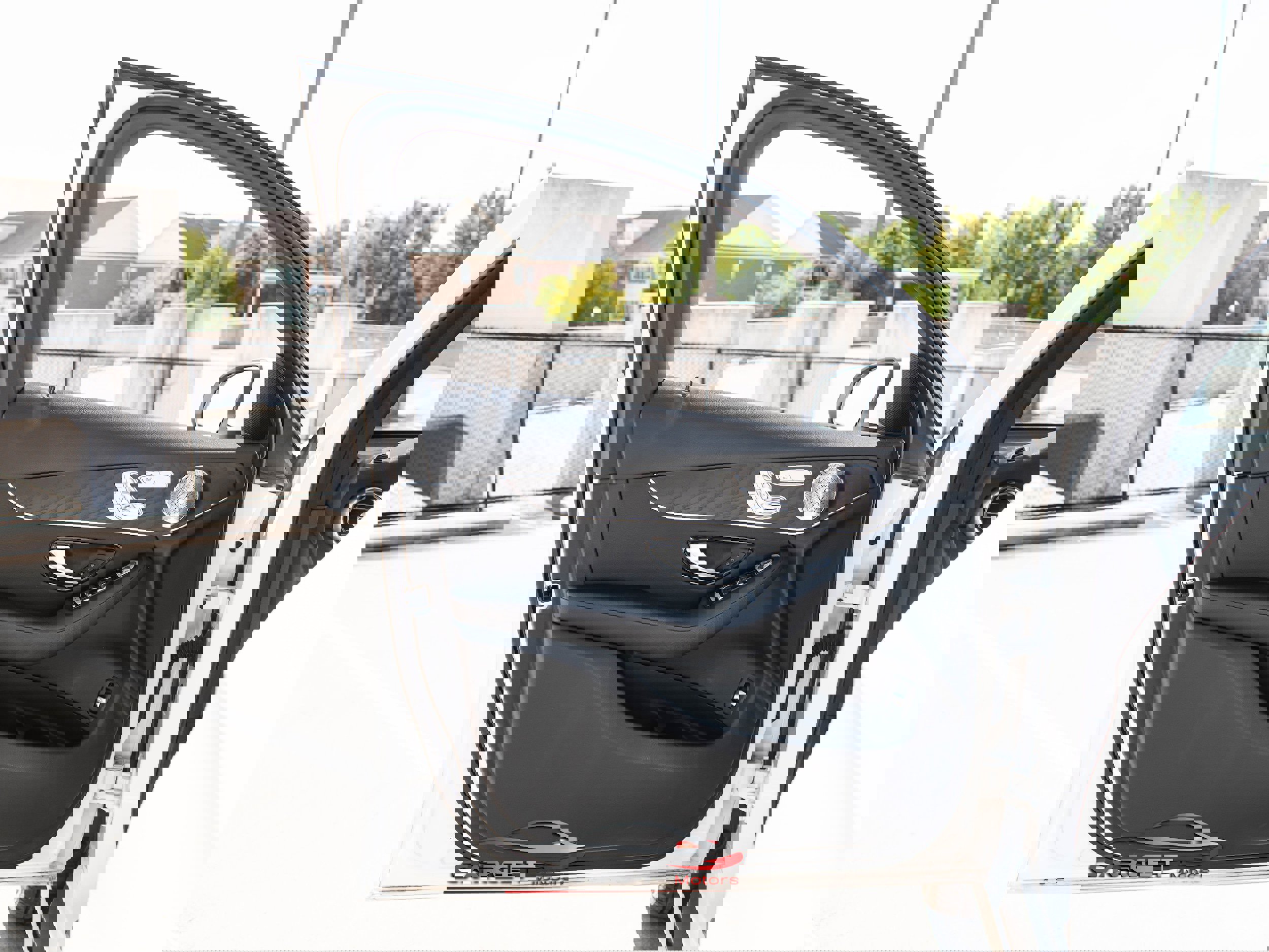 Used 2018 Mercedes-Benz GLC 300 4MATIC Coupe image 43