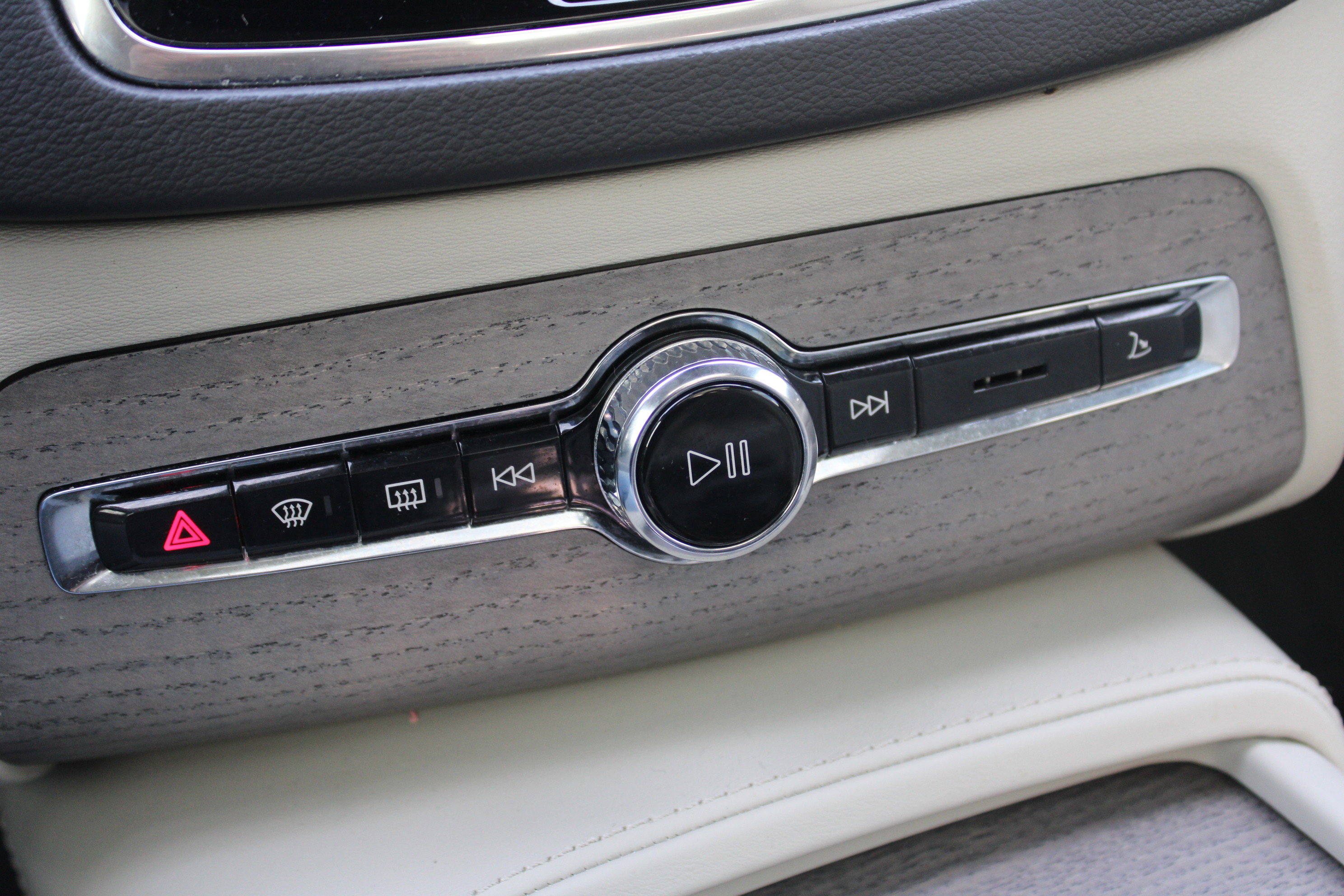 Used 2021 Volvo XC90 T8 Inscription w/ Advanced Package image 26