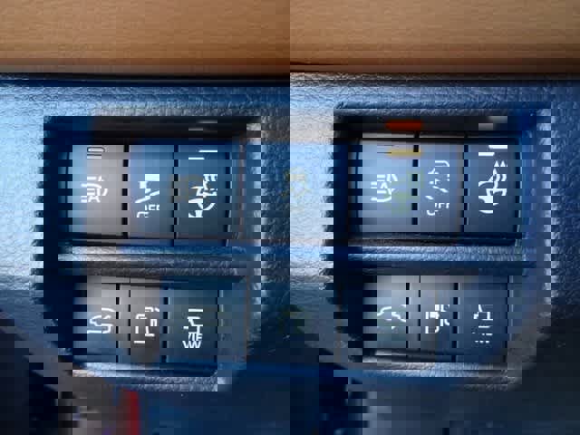 Used 2019 Toyota Avalon Limited image 21