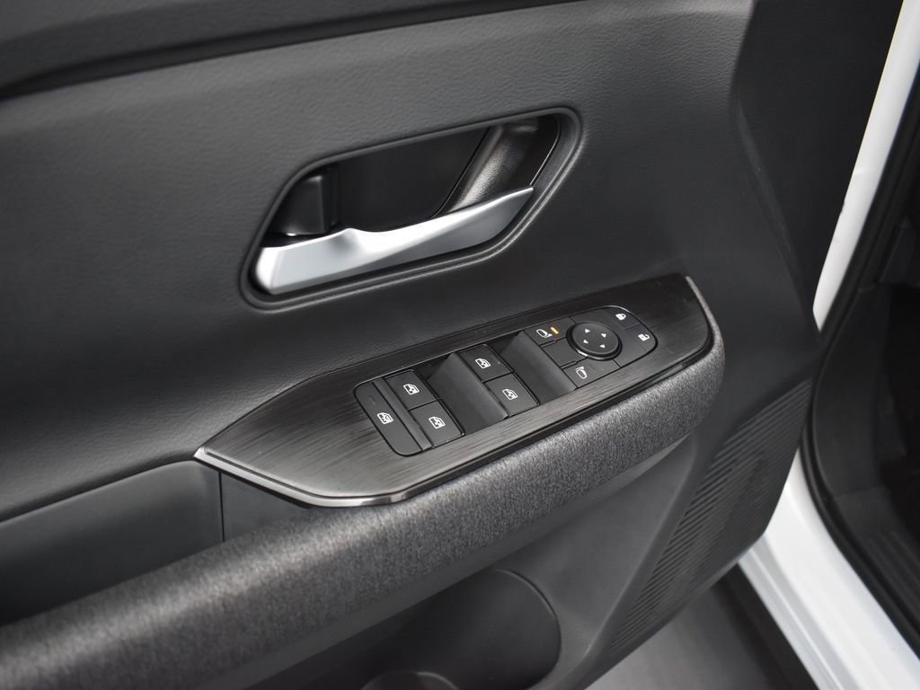 New 2026 Nissan Kicks SV w/ SV Premium Package image 26