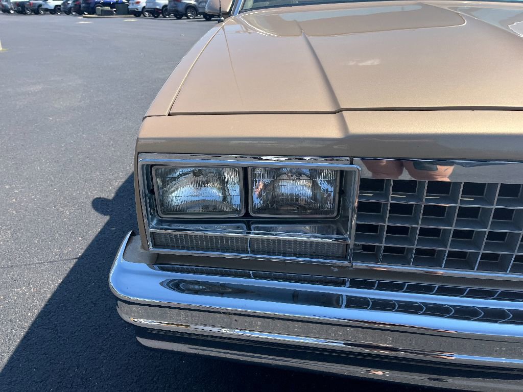Used 1986 Chevrolet El Camino Base image 9