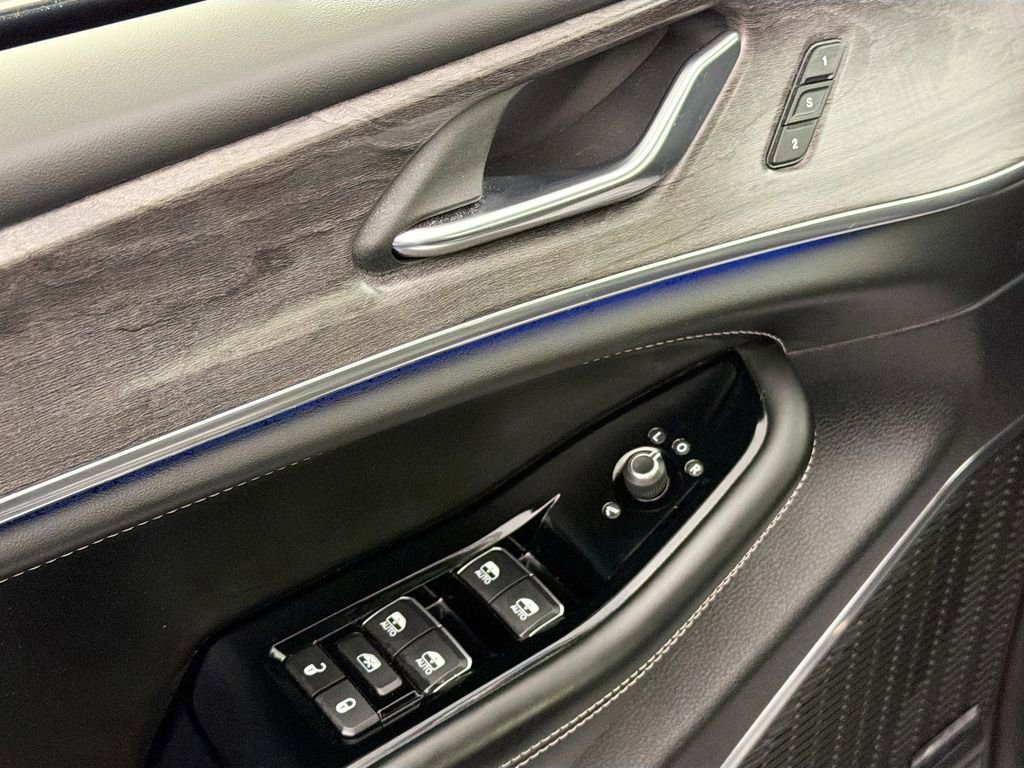 Used 2024 Jeep Grand Cherokee L Overland w/ Trailer Tow Package image 18