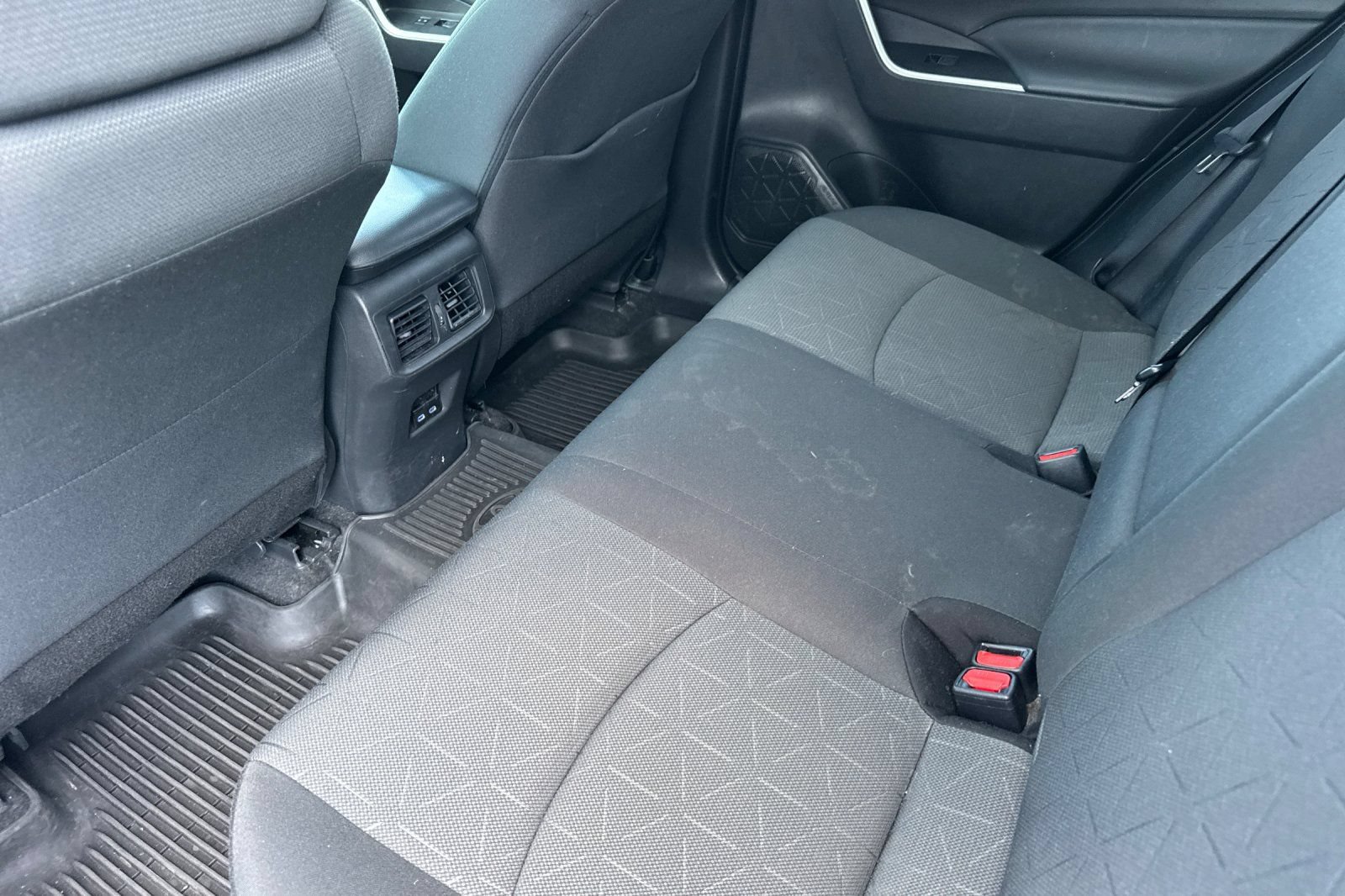 Used 2022 Toyota RAV4 XLE w/ Convenience Package AWD/4WD image 14