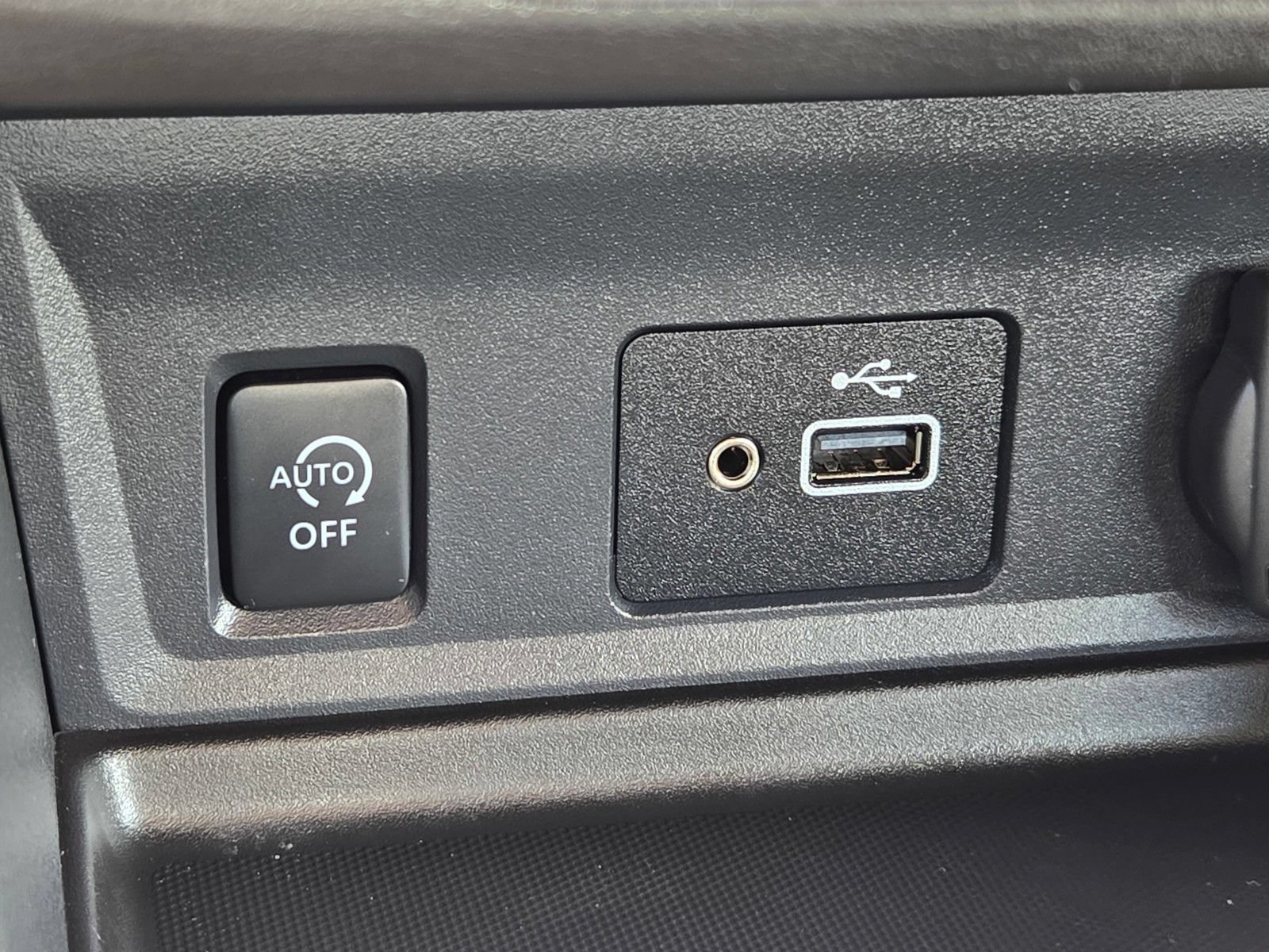 Used 2025 Nissan Sentra S FWD image 27