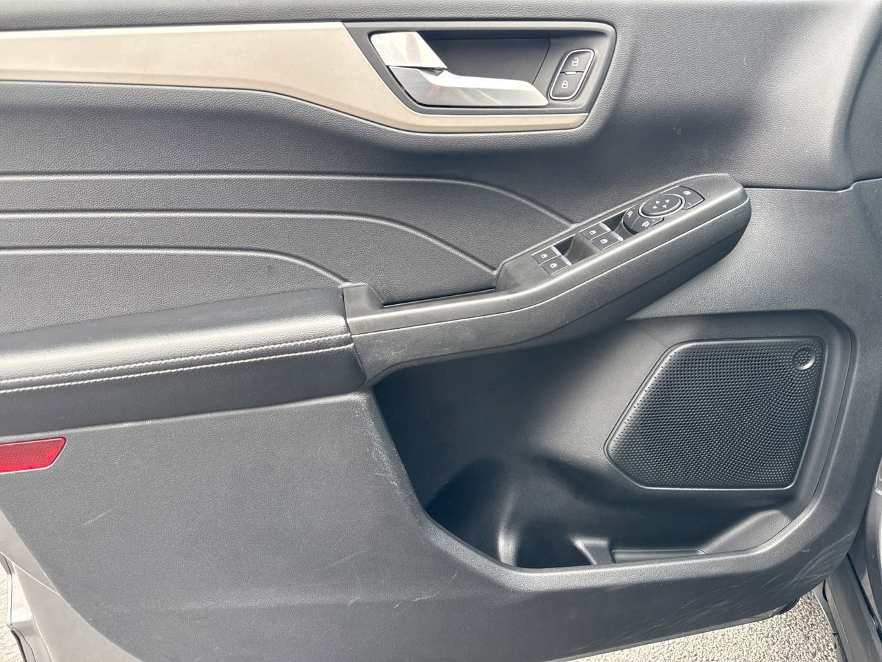Used 2021 Ford Escape SEL image 15