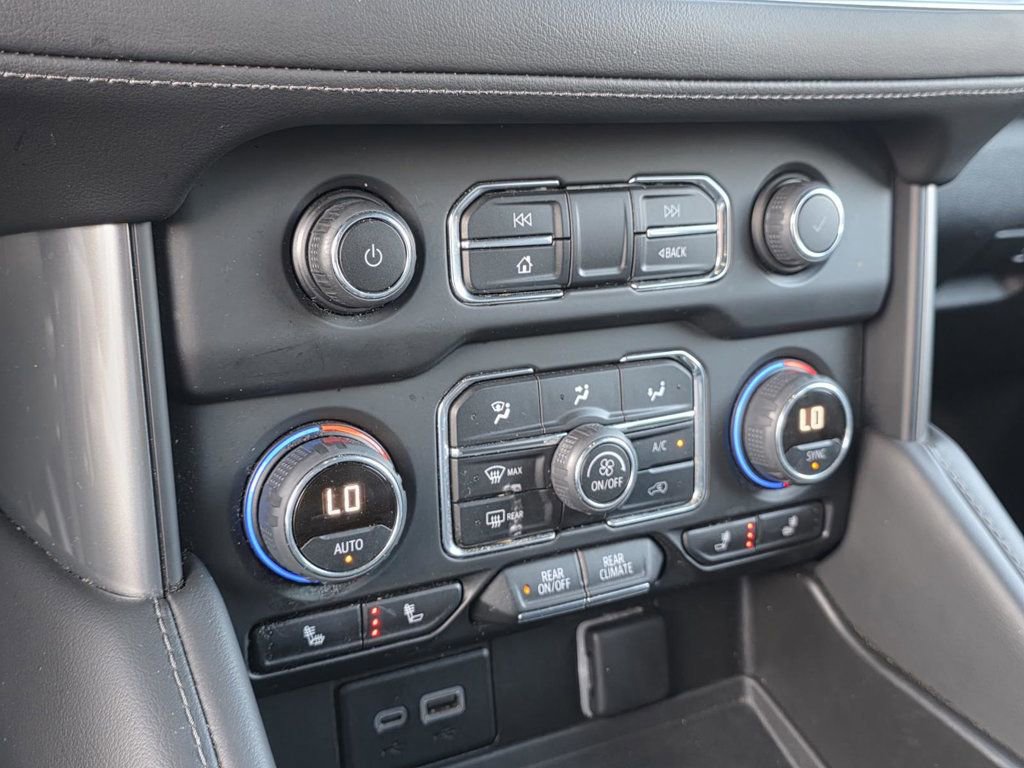 Used 2023 Chevrolet Suburban LT image 24