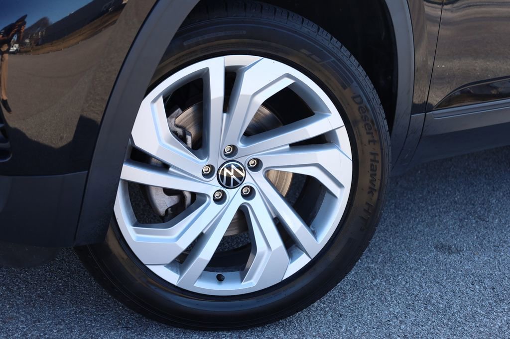 Used 2022 Volkswagen Atlas SE image 2