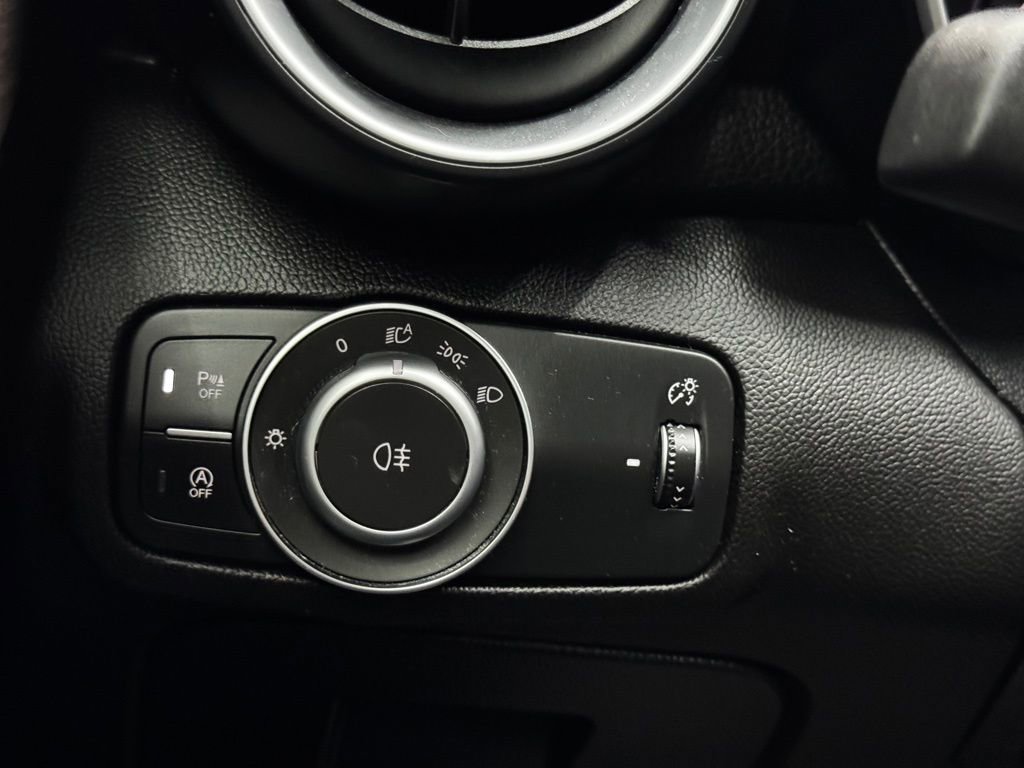 Used 2019 Alfa Romeo Giulia Ti w/ Nero Edizione image 31