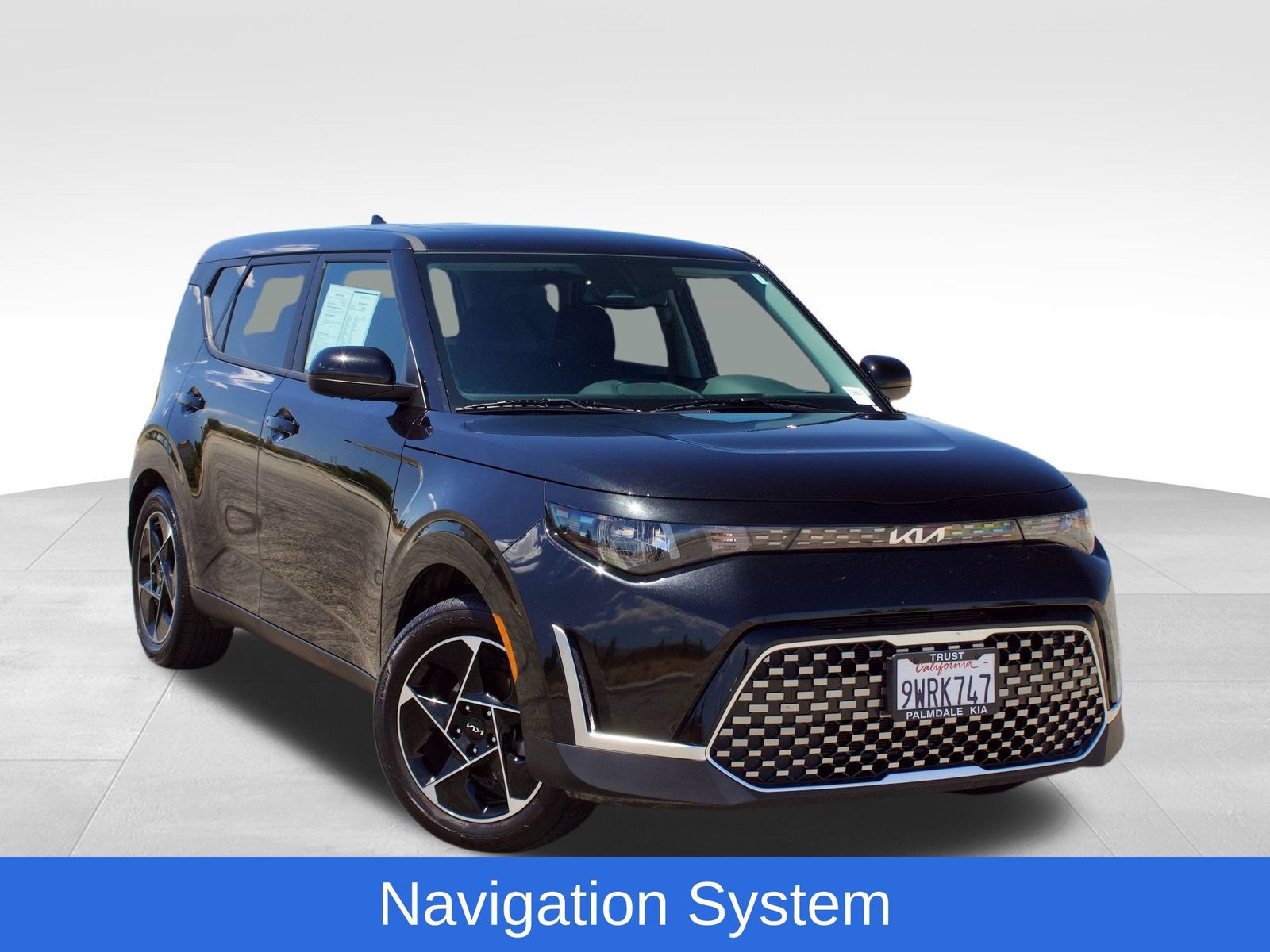 Used 2025 Kia Soul EX FWD image 2