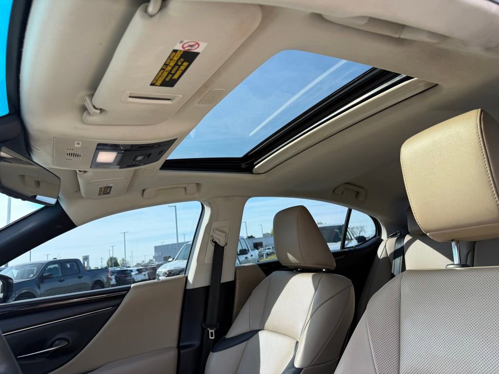 Used 2020 Lexus ES 350 w/ Premium Package image 6