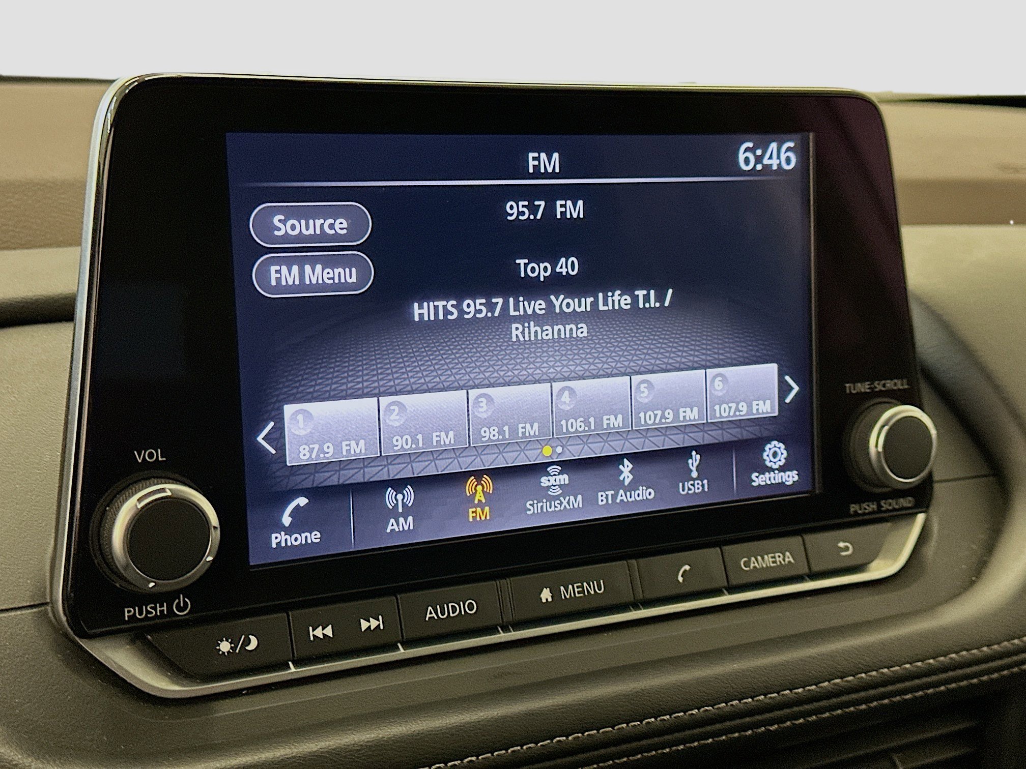 Used 2023 Nissan Rogue SV image 21