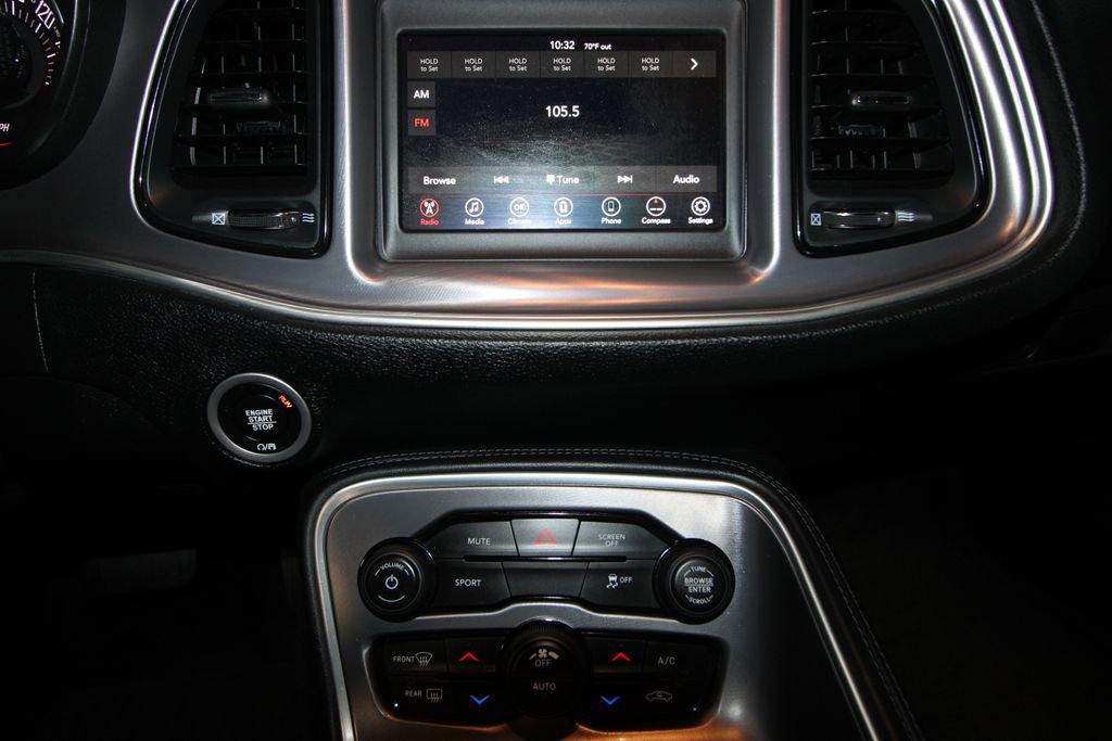 Used 2019 Dodge Challenger SXT image 14