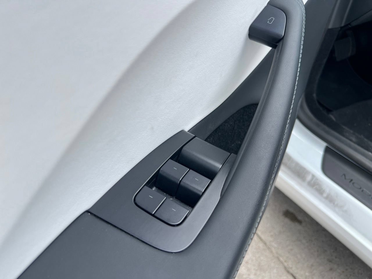 Used 2024 Tesla Model 3 Standard Range RWD image 11