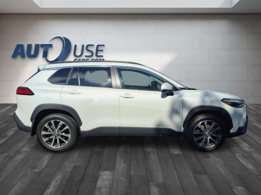 Used 2022 Toyota Corolla Cross XLE AWD/4WD image 7