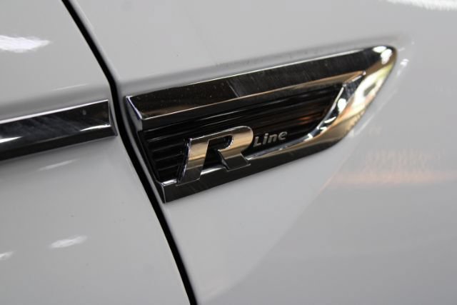 Used 2019 Volkswagen Tiguan SEL Premium R-Line AWD/4WD image 4