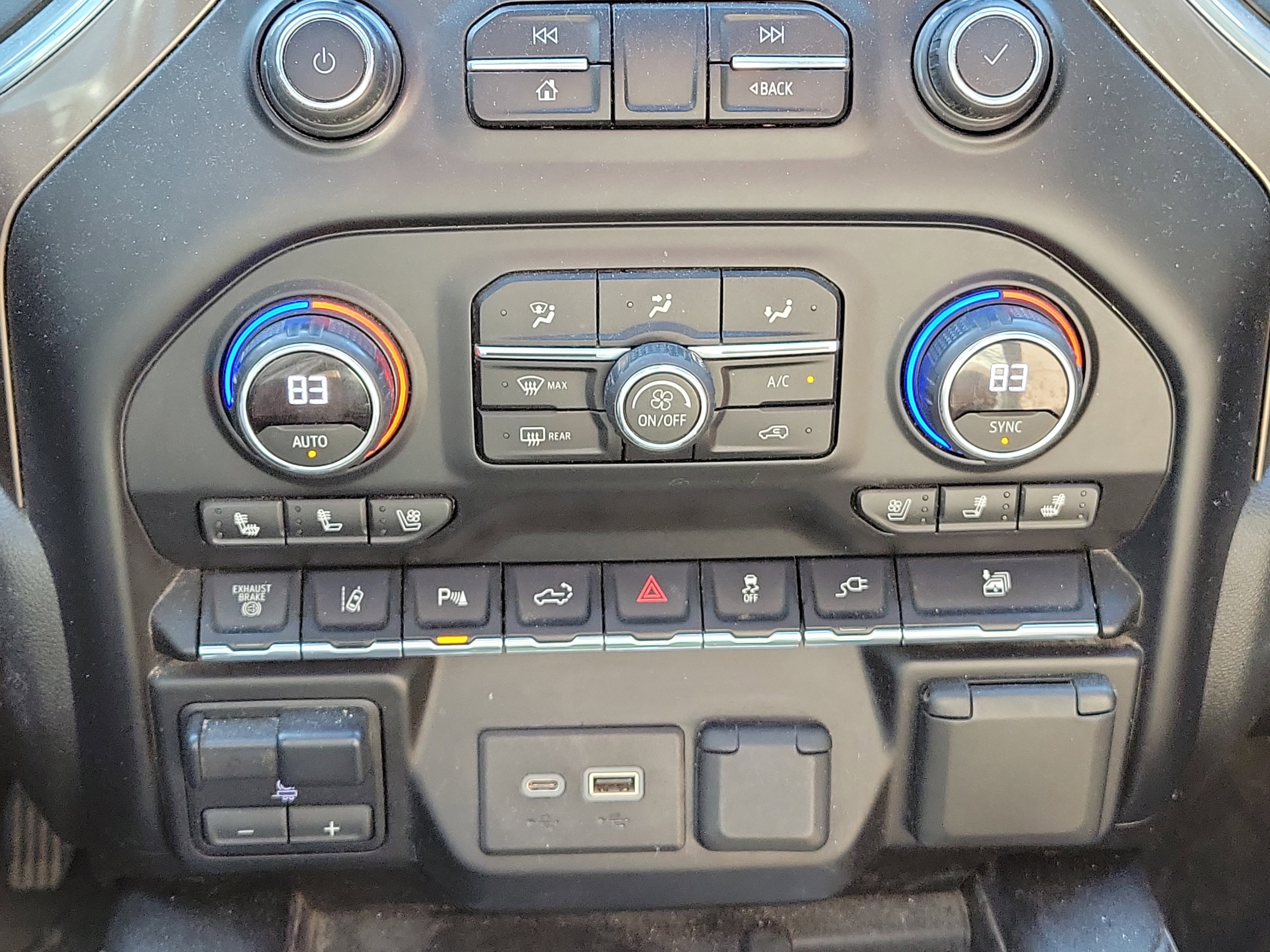 Used 2020 Chevrolet Silverado 2500 High Country image 26